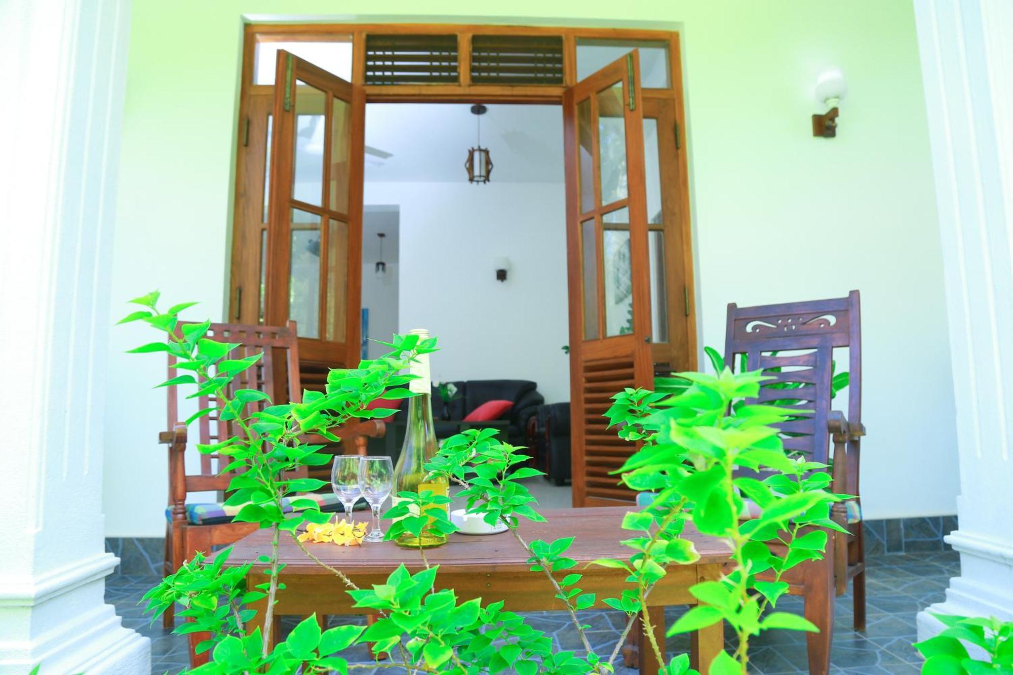 Residence Chanty Hikkaduwa Buitenkant foto