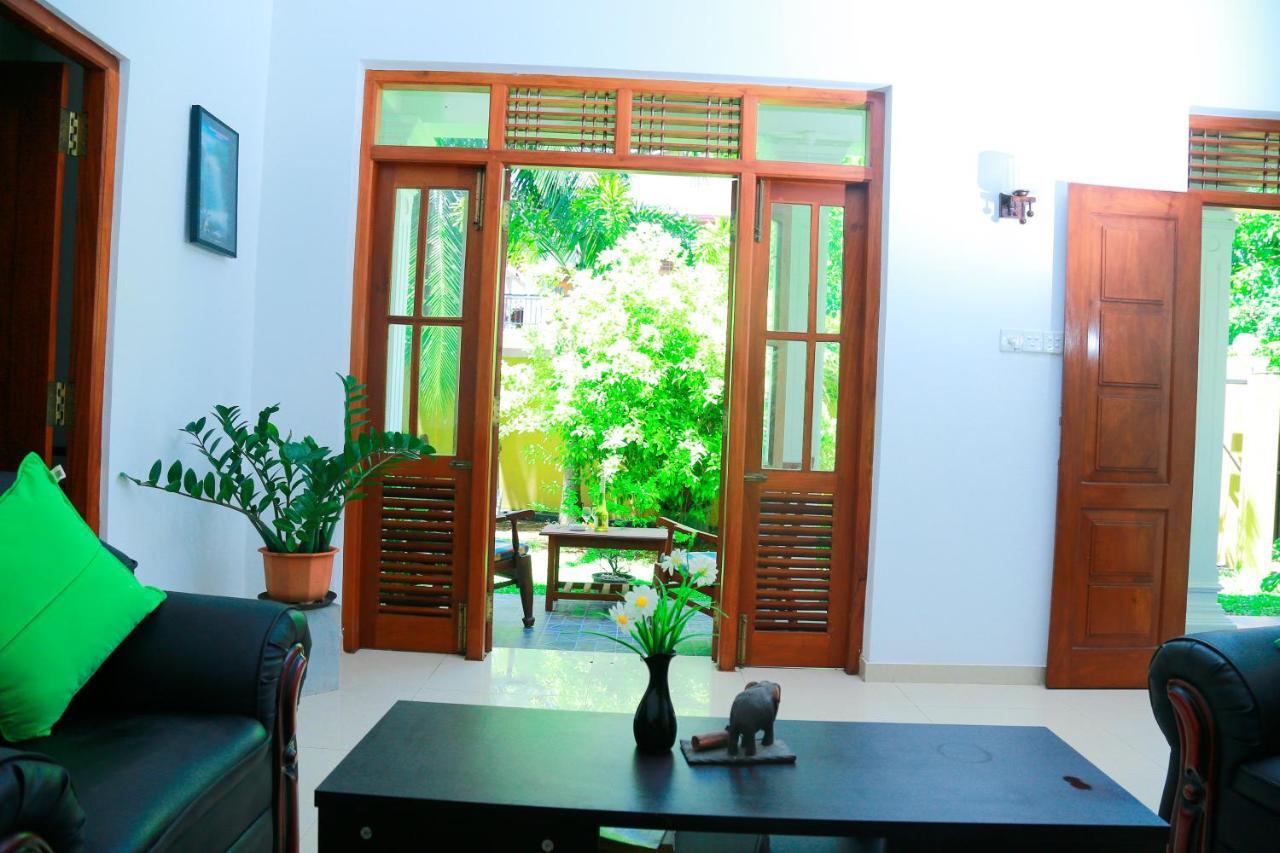 Residence Chanty Hikkaduwa Buitenkant foto